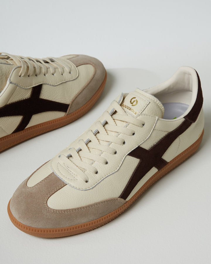 2001 Crossroads - Ivory Soft Leather/Coffee Suede