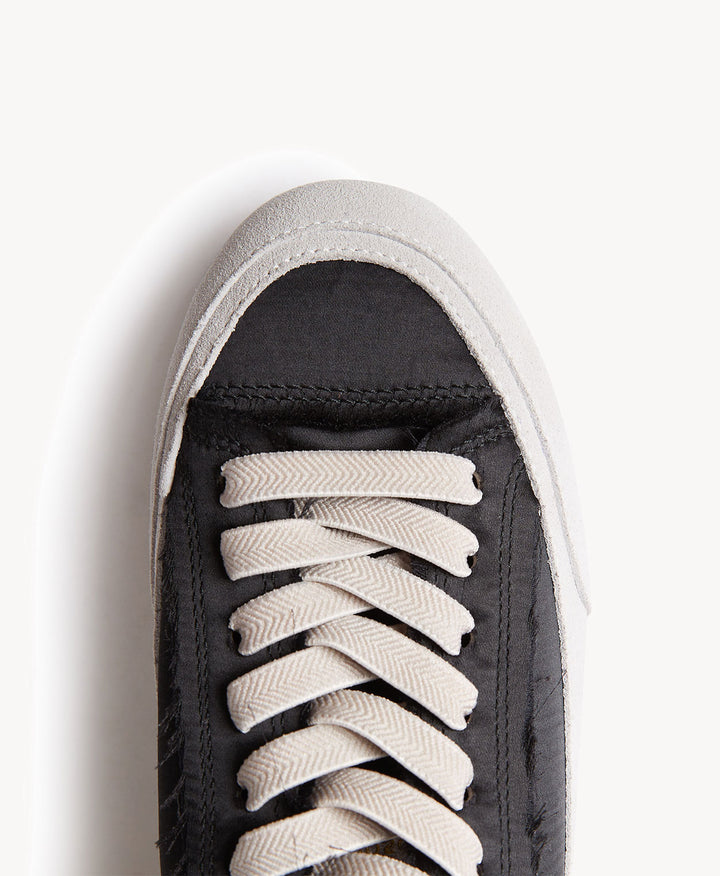 2004 Analogue - Light Grey Suede/Black Satin