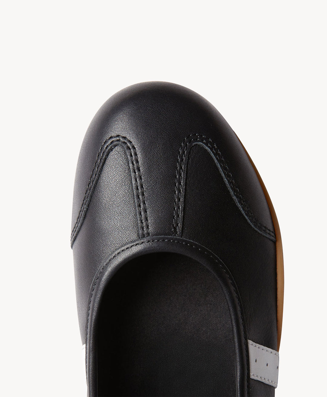 Aria Black/White Leather