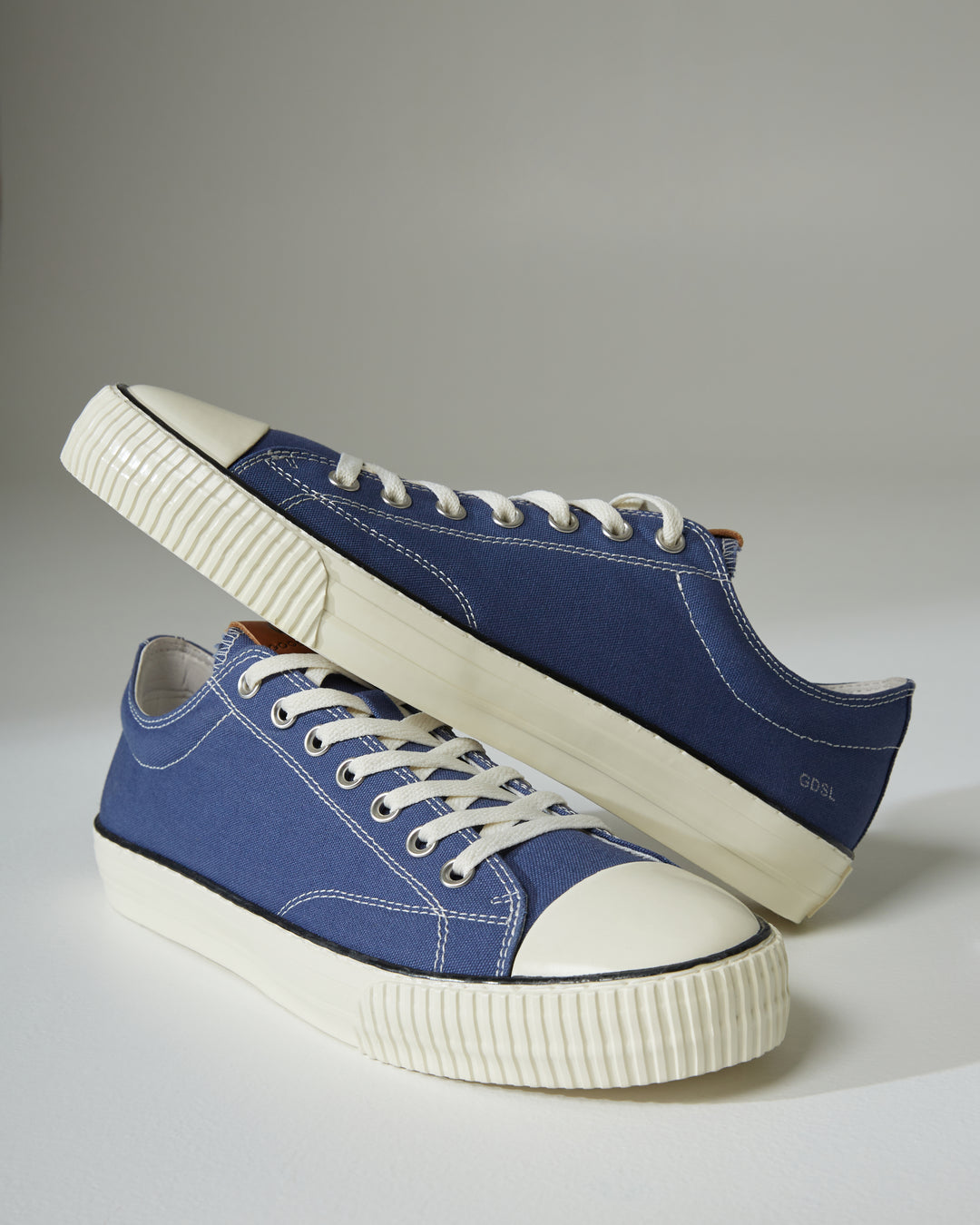 5001 Low - Blue Organic Canvas/Cream Sole