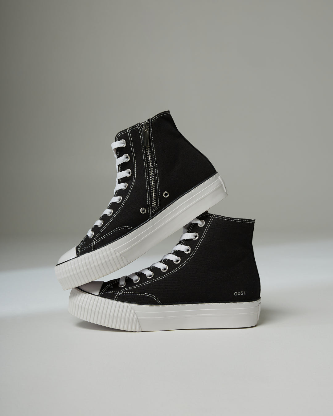 5006 Lift H Top - Black Canvas/ White Platform Sole