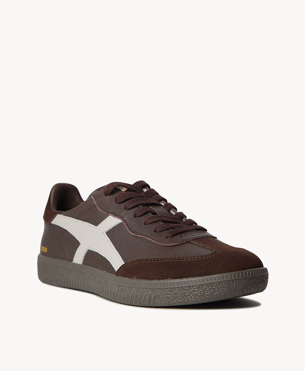 2001 Crossroads - Espresso / Bone Leather